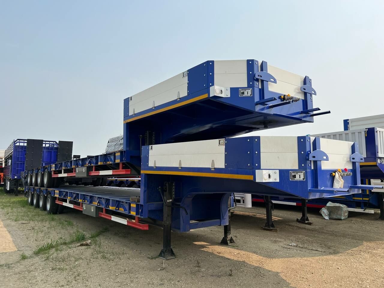 Полуприцеп трал, модель AMUR LYR9708TDP